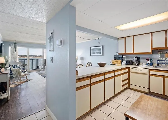 One Of A Kind Direct Bay Views From 3 Bedroom At Assateague House! Holiday home