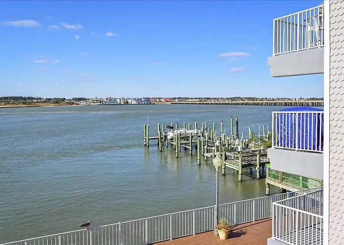 One Of A Kind Direct Bay Views From 3 Bedroom At Assateague House! Holiday home