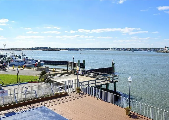 One Of A Kind Direct Bay Views From 3 Bedroom At Assateague House! *